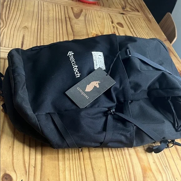 Cotopaxi Ostra 30L Pack Black Backpack - Picture 8 of 9